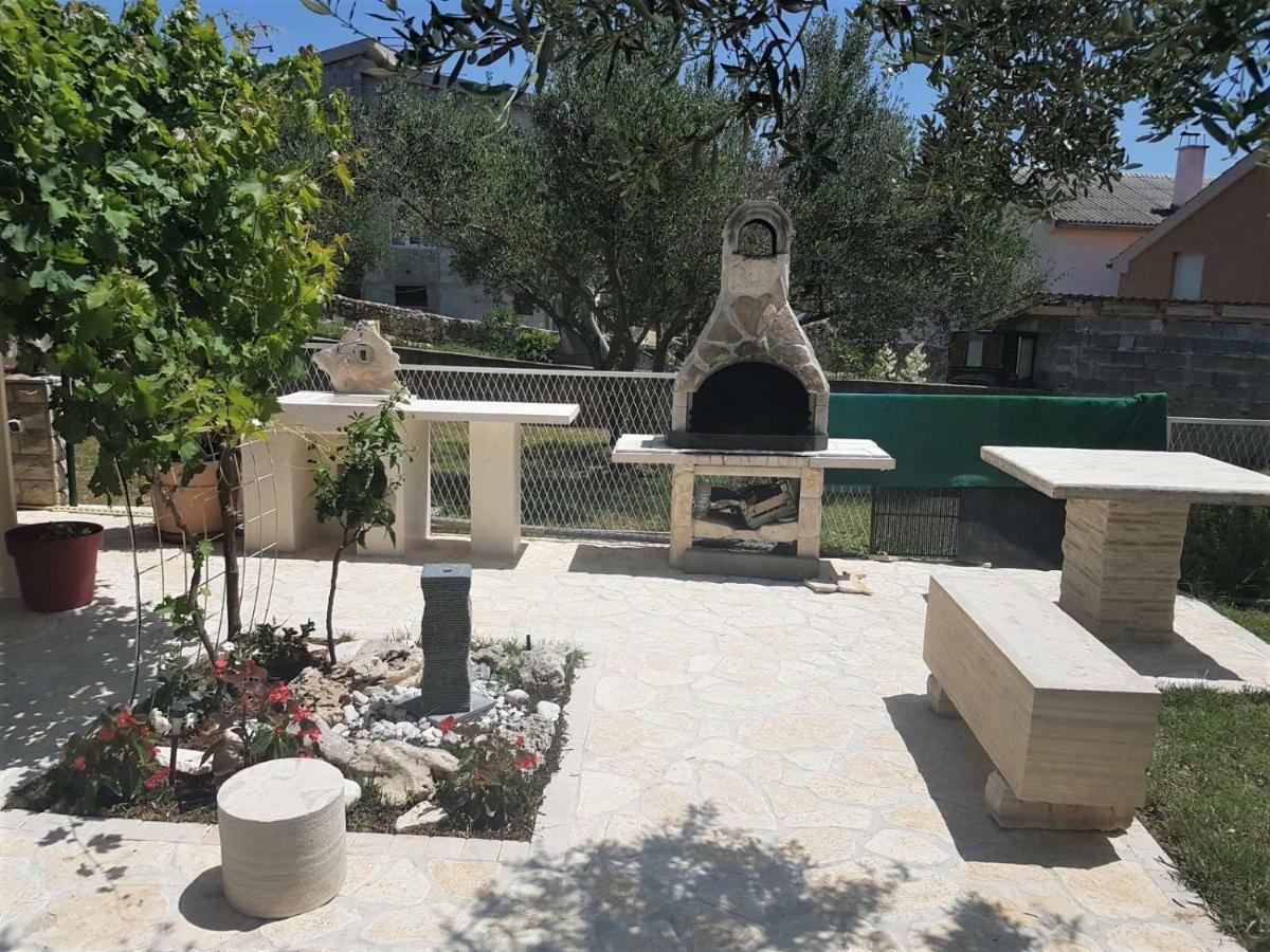 Apartment Maslenica, Near Zadar Екстериор снимка