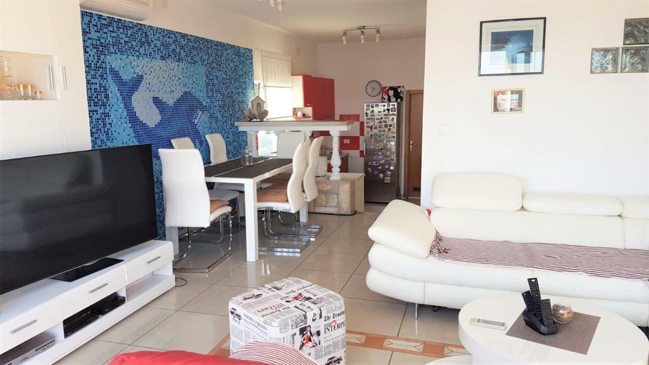 Apartment Maslenica, Near Zadar Екстериор снимка