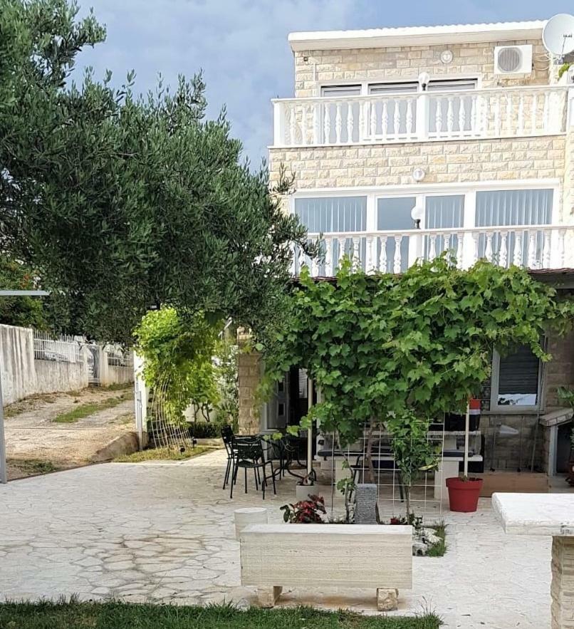 Apartment Maslenica, Near Zadar Екстериор снимка